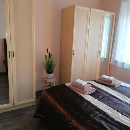 V7 Petite Maison